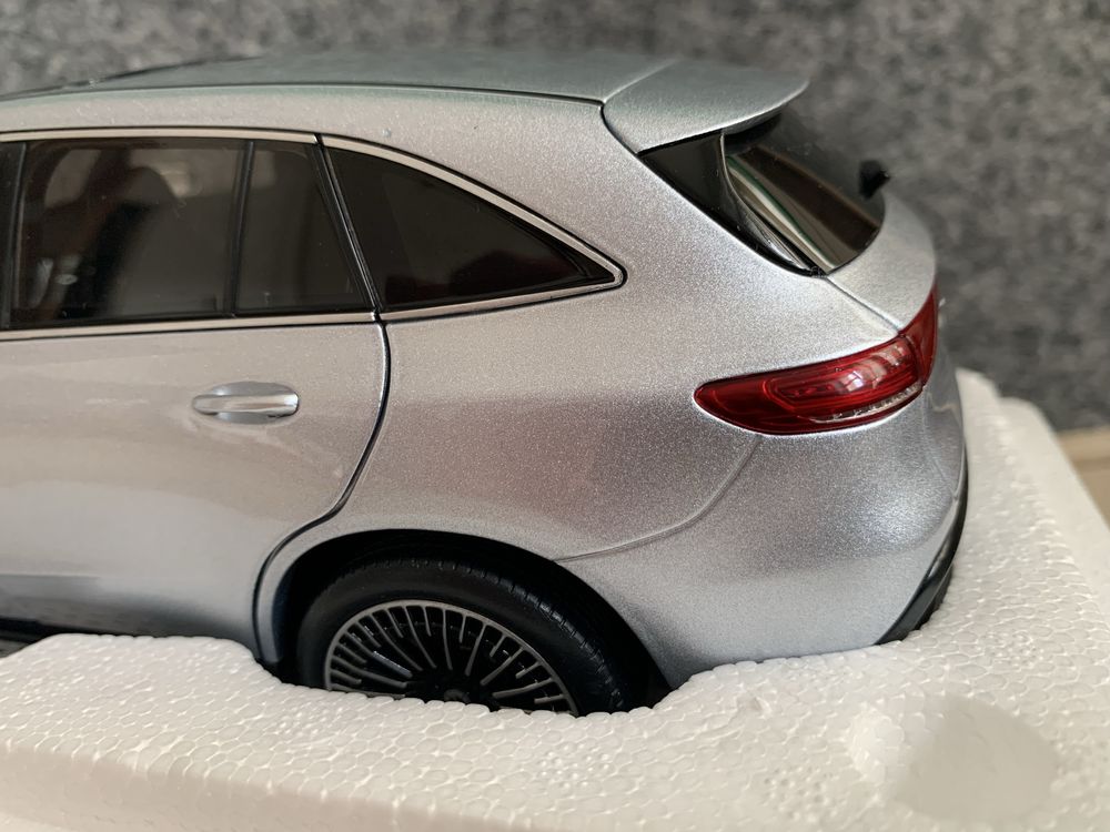 Mercedes-Benz EQC 400 4Matic (2019) z NZG > Scala 1:18