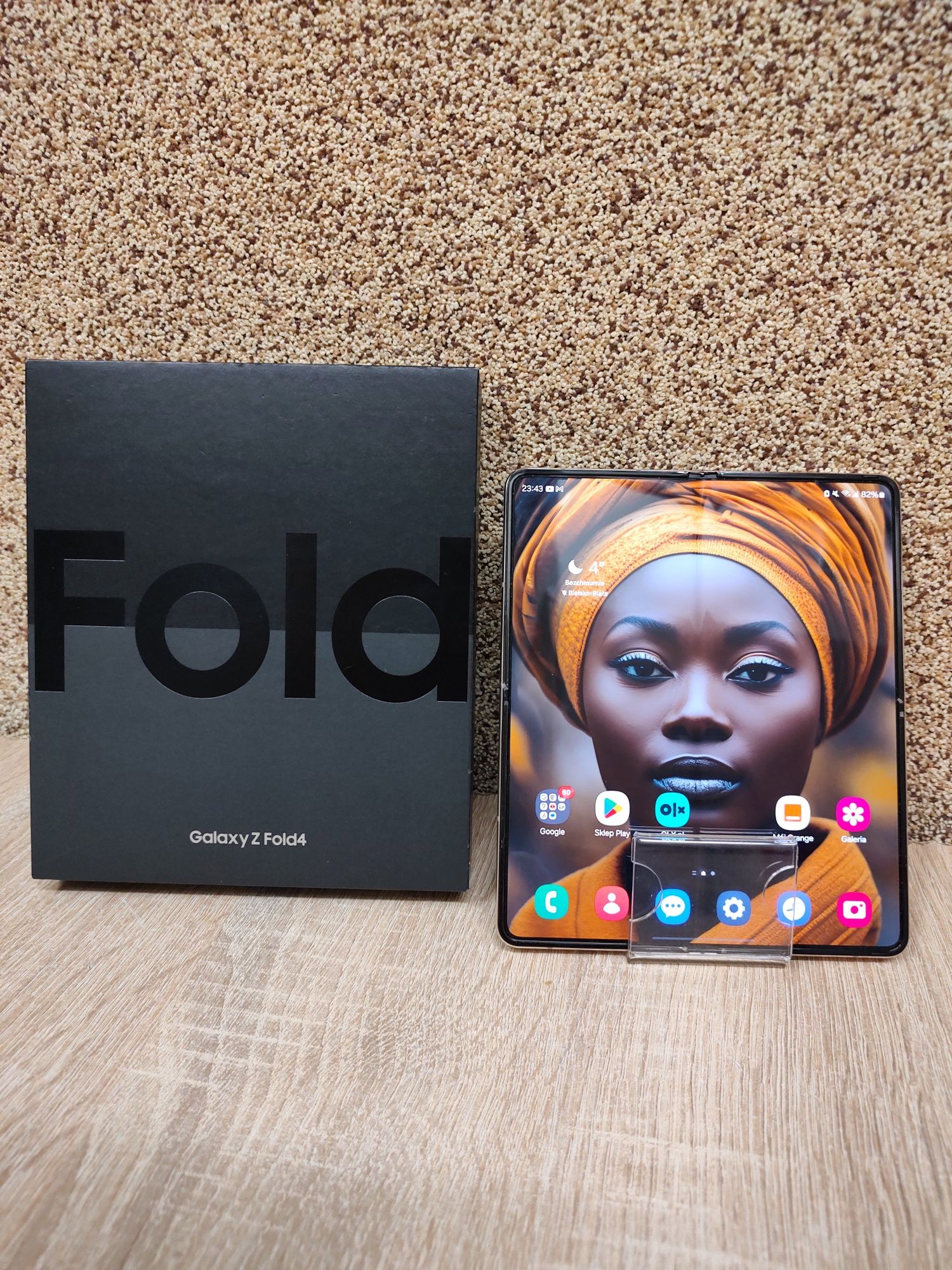 Samsung Galaxy Z Fold4/ 12GB RAM/ 256 GB ROM