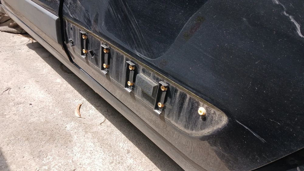 Porta trás esquerda RENAULT Twingo III (BCM_)