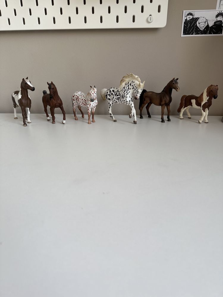 Figurki koni Schleich