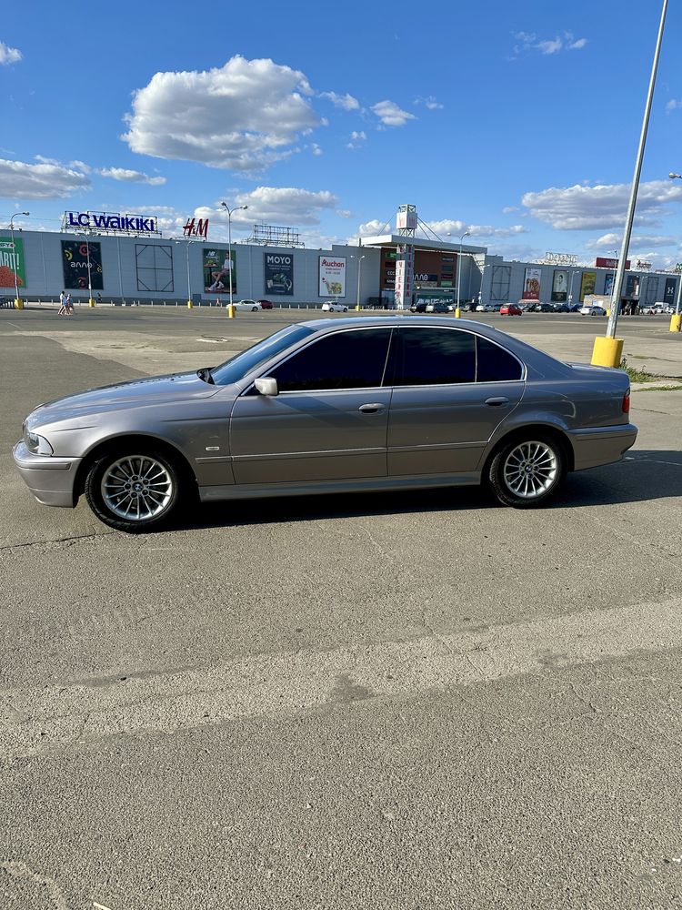 Продам Bmw 5-series Е39