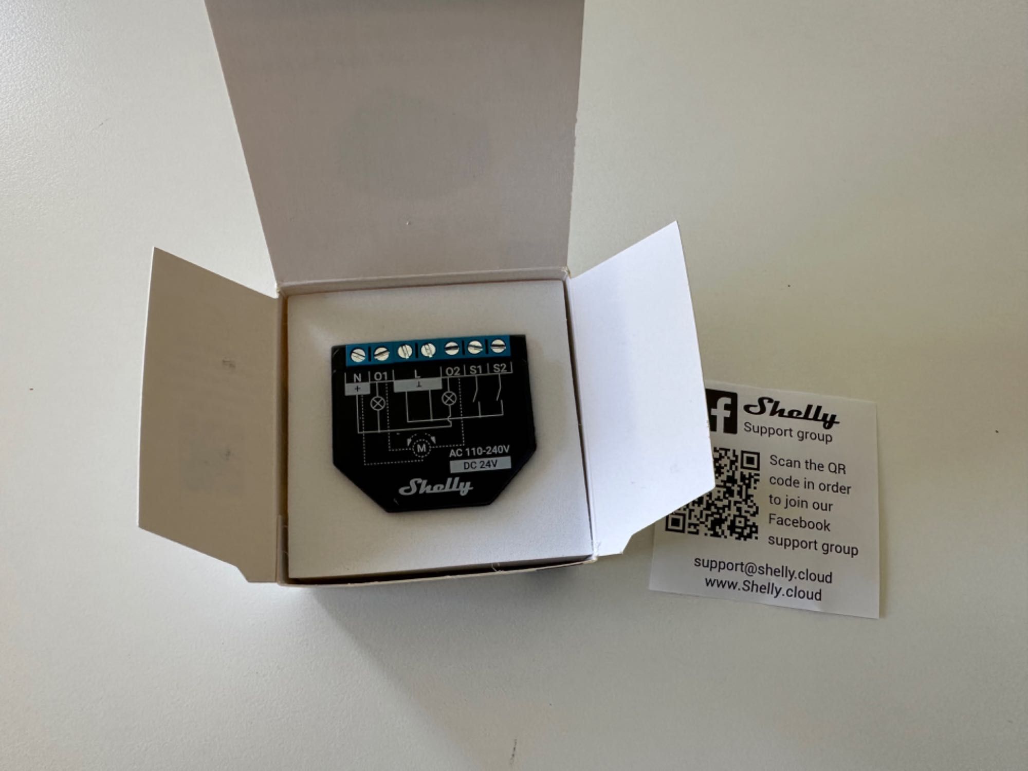Shelly Plus 2PM Interruptor Duplo com Controlo Estores Novo Caixa