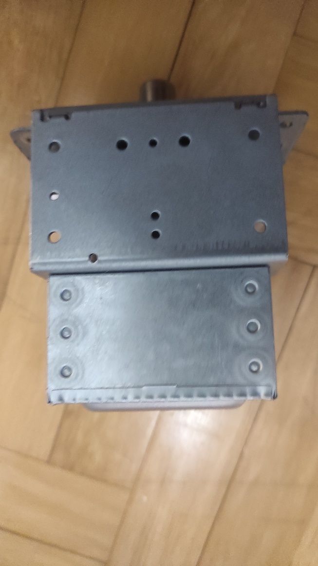 Magneton LG 2M214