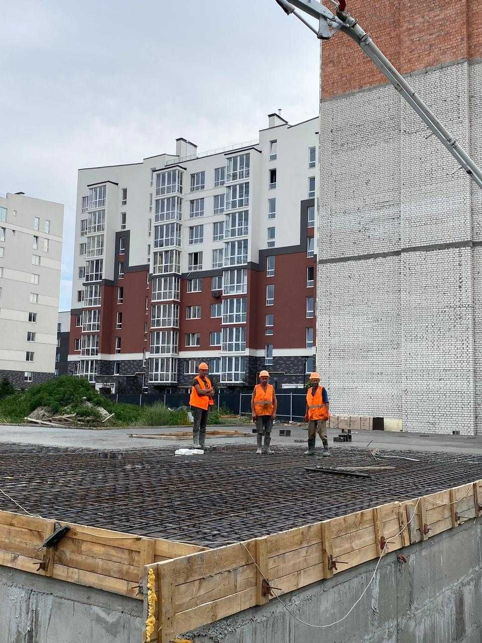 Вид на сосновий ліс + заходи сонця з 9-го поверху— звучить як мрія?