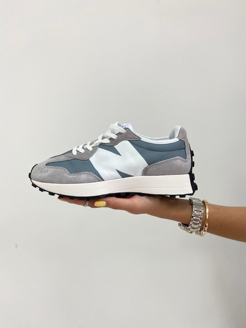 Жіночі кросівки new balance 327