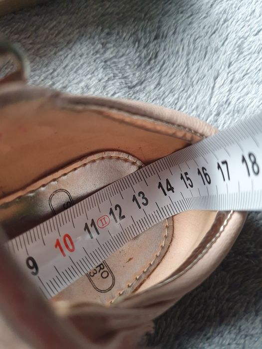 Baleriny z motylkami pudrowy róż Dunnes r. 23