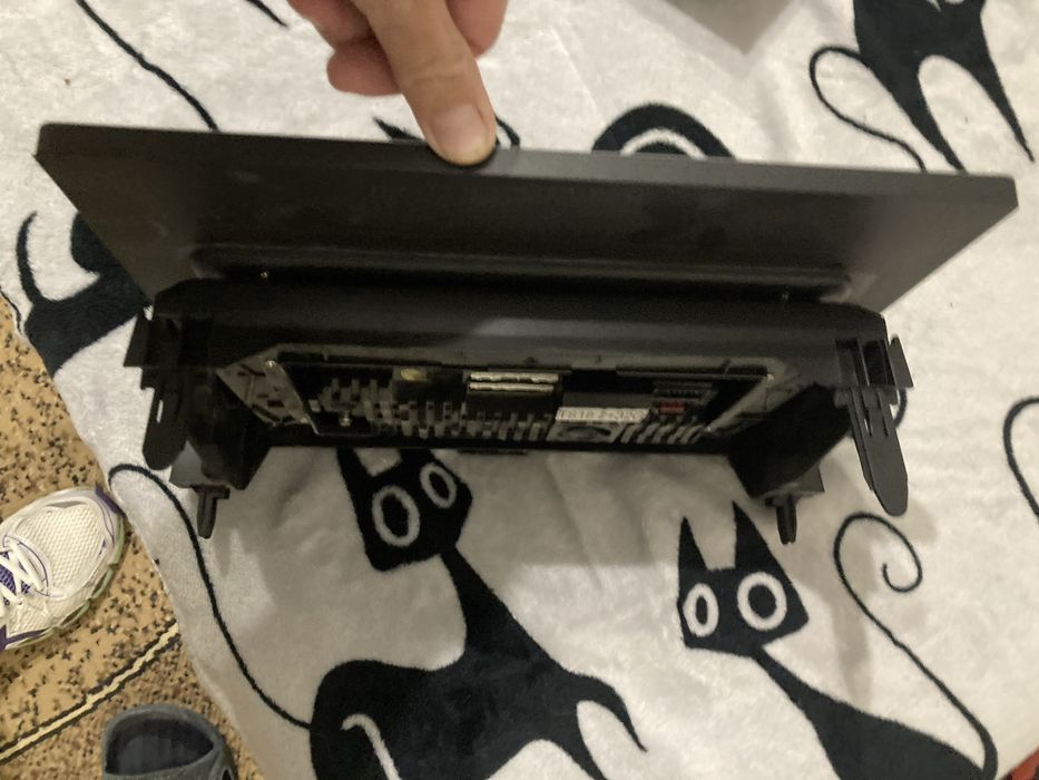 Продам авто медийный экран! Андроид,