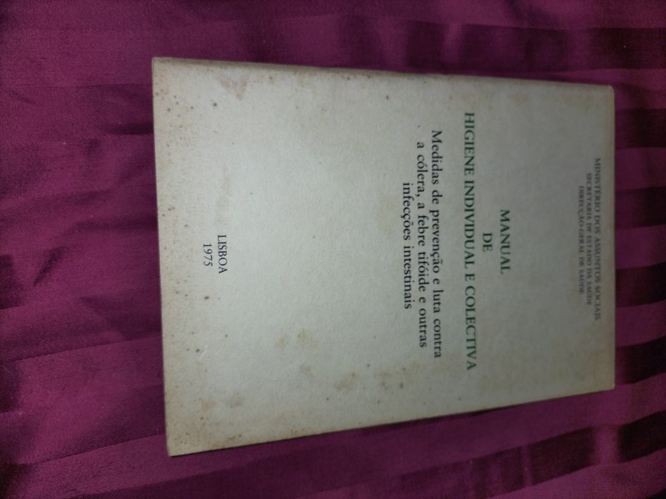 Livro Antigo " Manual de higiene individual e coletiva"