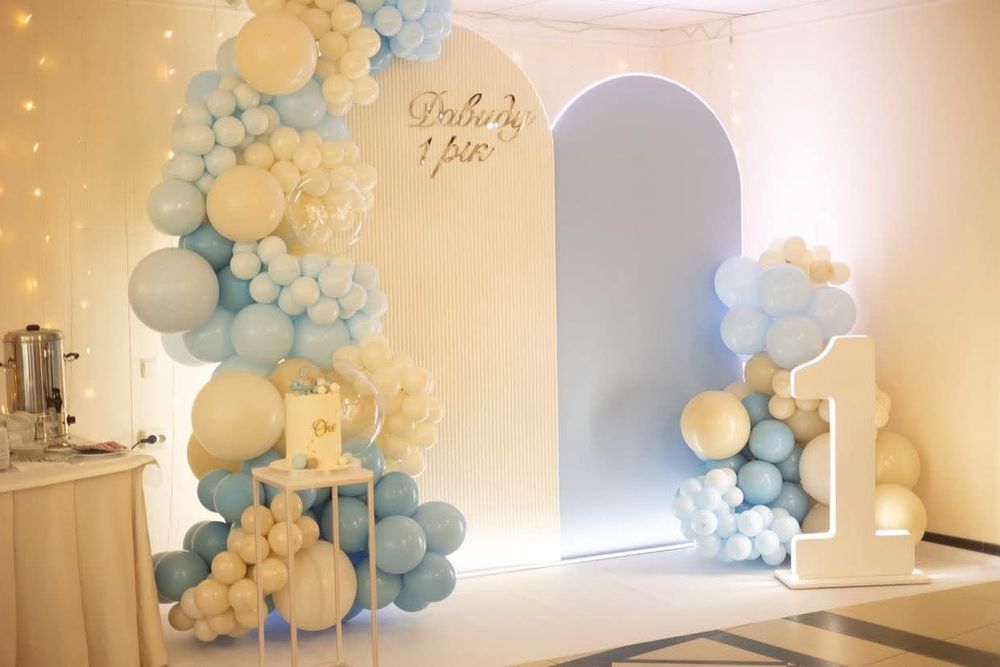 Фотозона з кульок на день народження,  хрещення , декор вашого свята