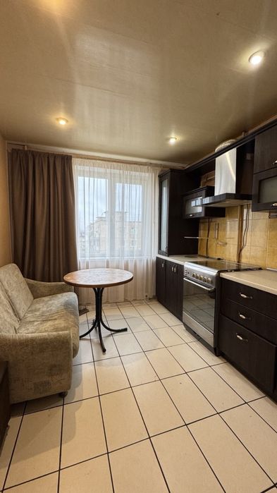 Продаємо КЛАСНУ 3-кімн квартиру на Космонавтів