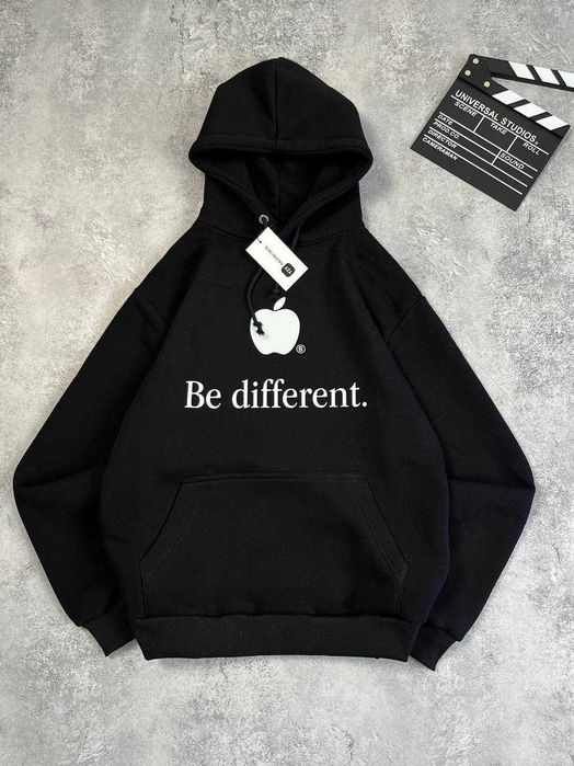 Кофта Balenciaga Be Different черная