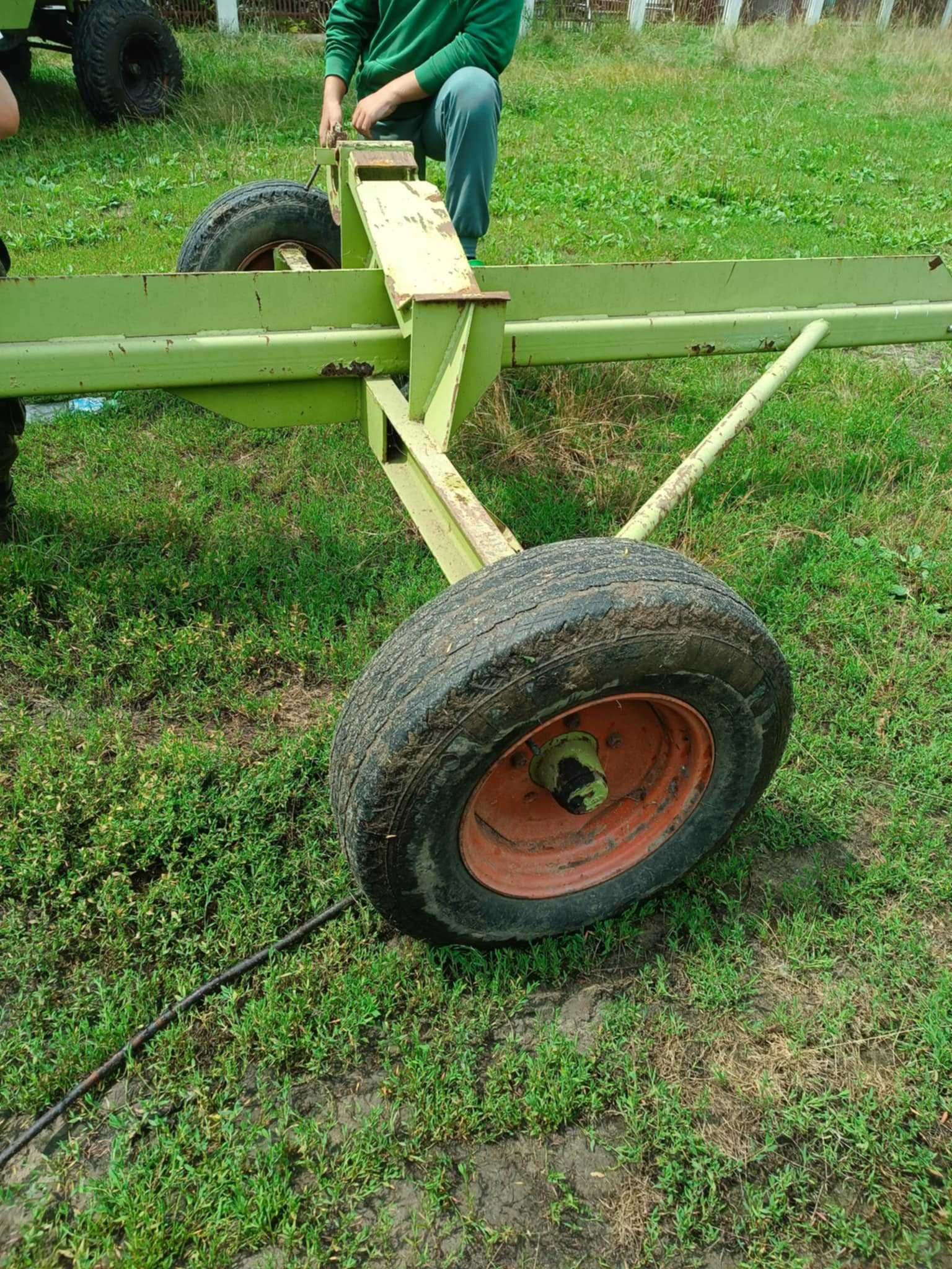 Wózek pod heder Claas Dominator