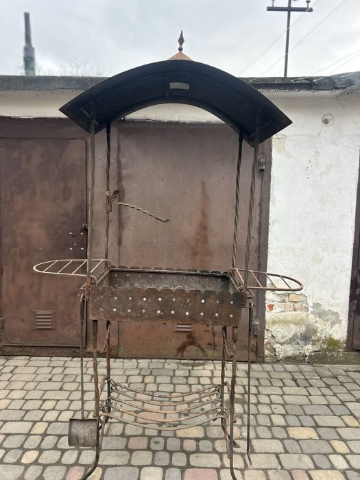 Мангал з кришою