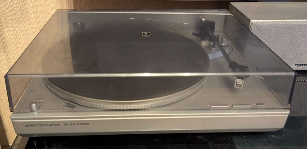 Програвач грамплатівок "Электроника ЭП 017 стерео"