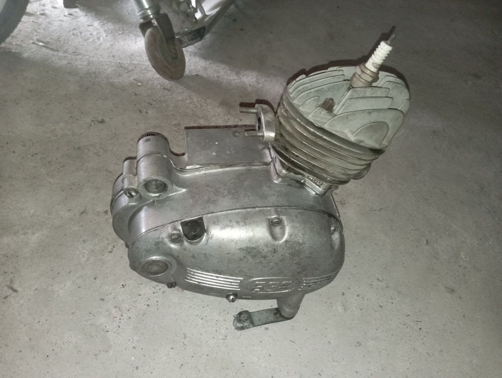 Silnik skrzynia biegów głowice cylindry kartery Romet motorynka WSK