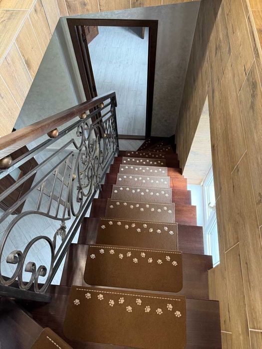 Пропонуємо новий просторий будинок у мальовничій Східниці Гори Карпати