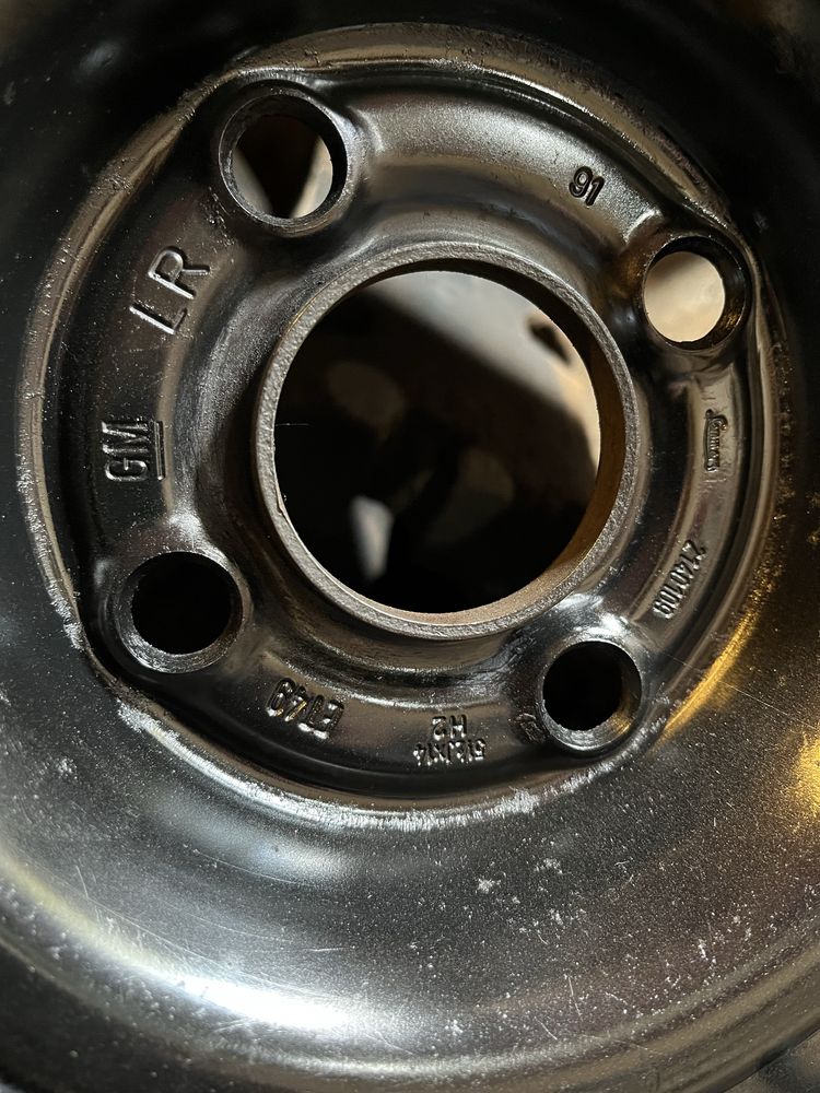 Колеса в зборі ,шини ,диски 185/65 R14 чотири штуки