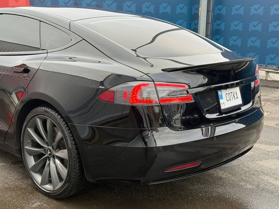 Tesla Model S 100D