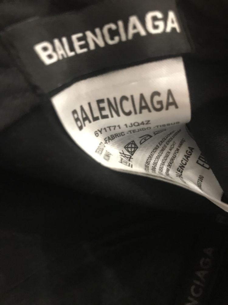 Oryginalna czapka balenciaga