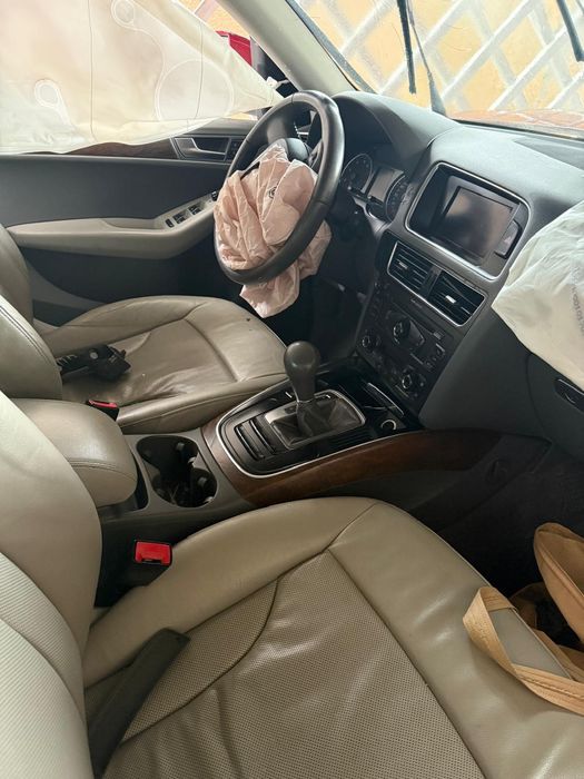 Audi q5 w całości lub na części