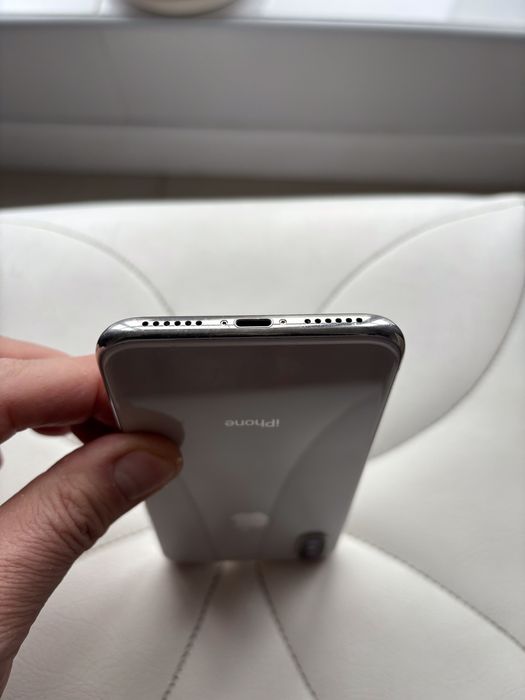 iPhone X , 64Гб,незначні технічні нюанси