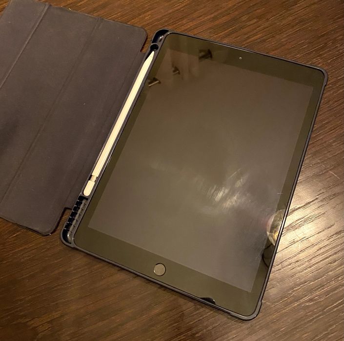 iPad 8ª geração 32gb + Apple Pencil 1ª geração