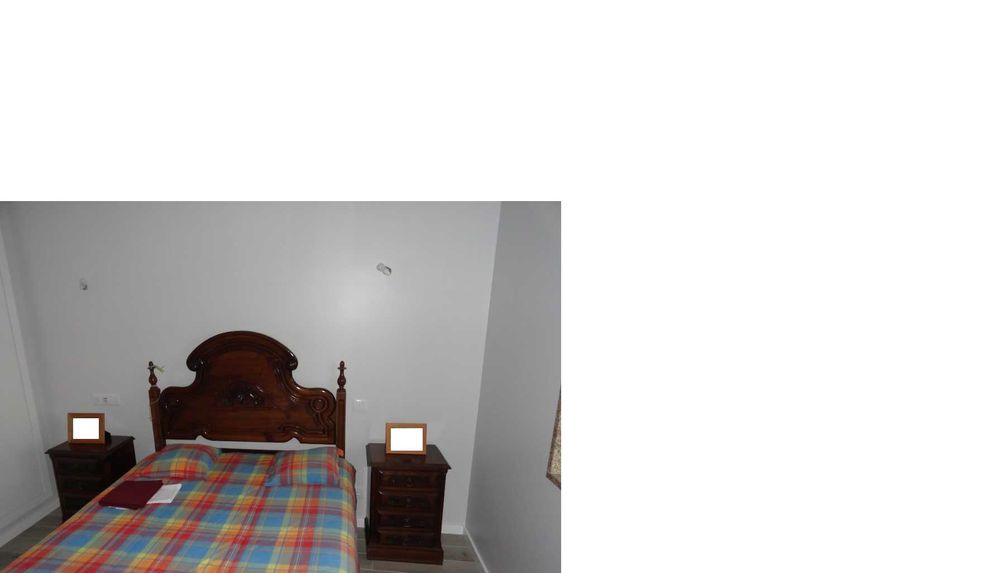 Quarto de casal mais cadeirão, em madeira maciça