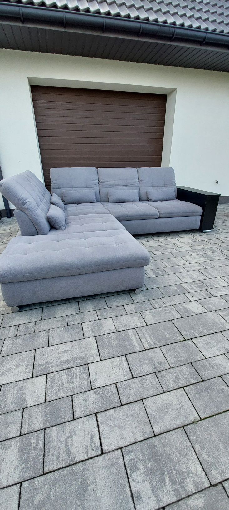 Duża sofa z funkcją spania
