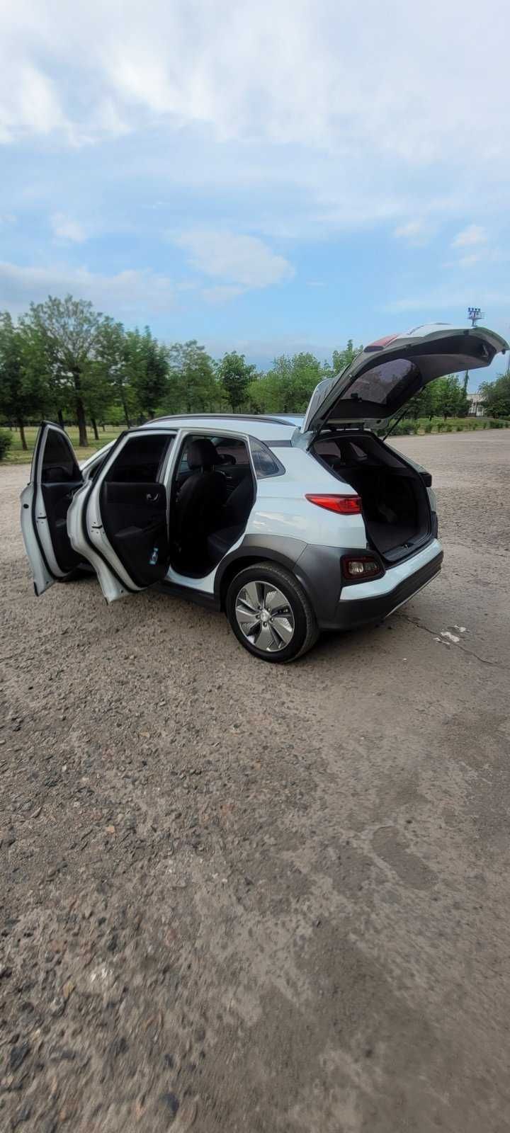 Hyundai Kona Electric 64 kWt Premium 2020 года