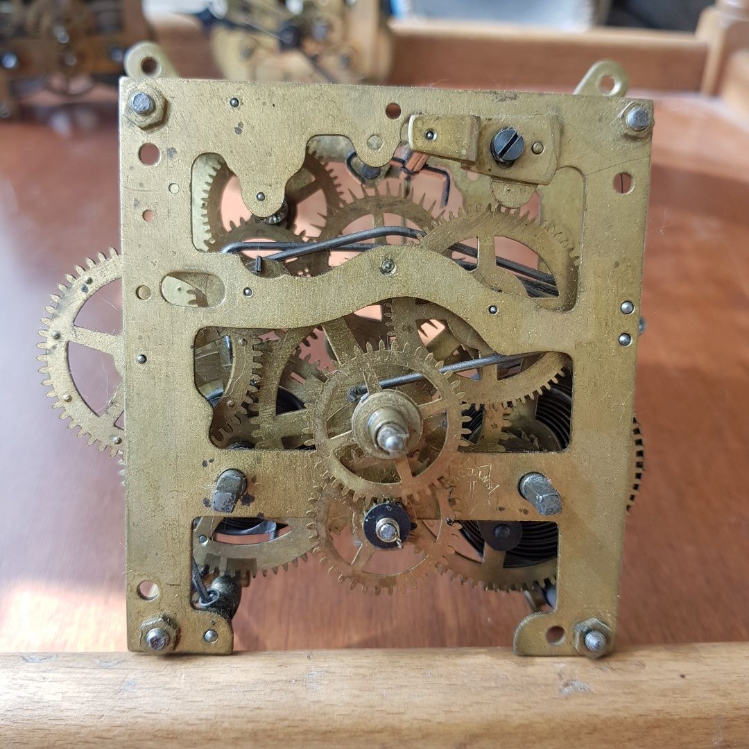 Zegar Hau mechanizm zobacz