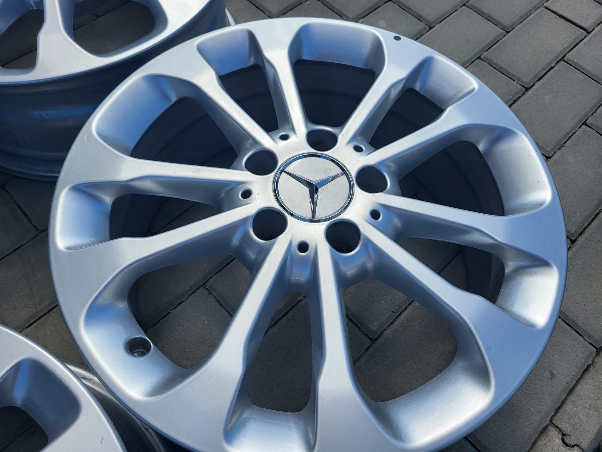 Felgi Mercedes 6.5Hx17 Audi A4 GLA W156 W176 W246 W204 B C klasa 5x112