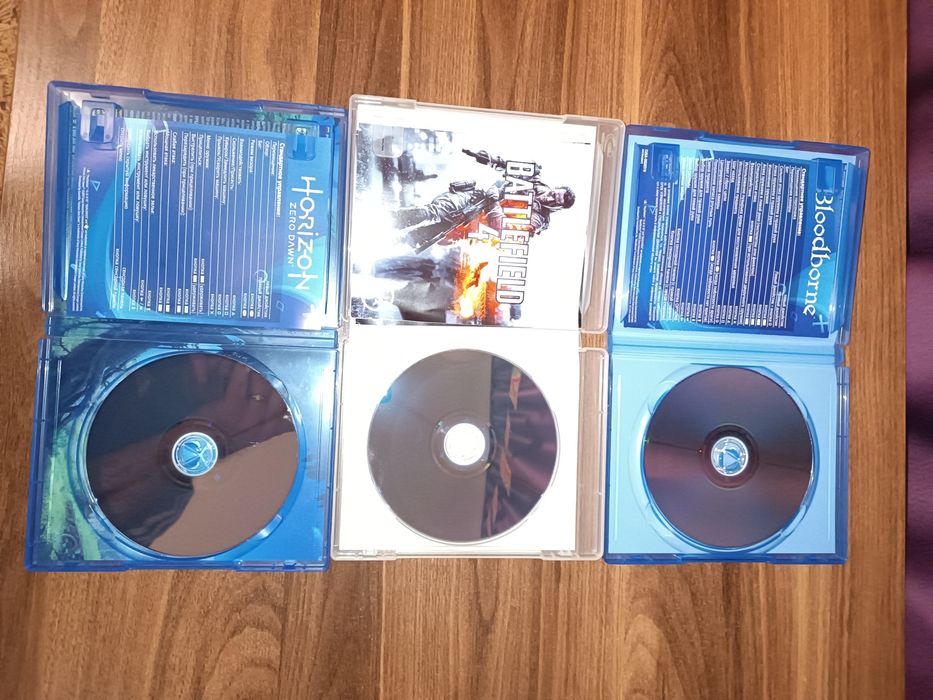 Dark souls remastered,Horizon,Bloodborne,battlefield4.Last of us-2