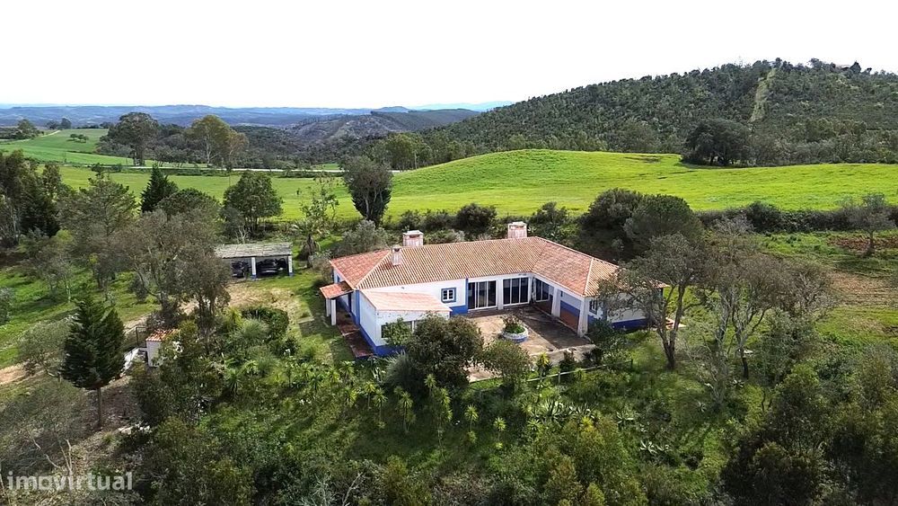 "Monte das Palmeiras", monte no litoral alentejano, junto a São Teotón