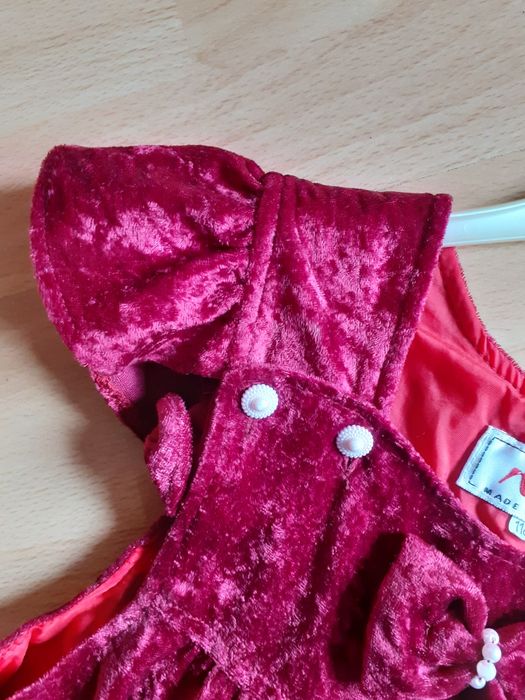 Piękna sukienka 110/116 wizytowa, galowa, welurowa bordowa