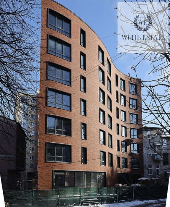 Продаж комерційного приміщення по вул. Родини Барвінських