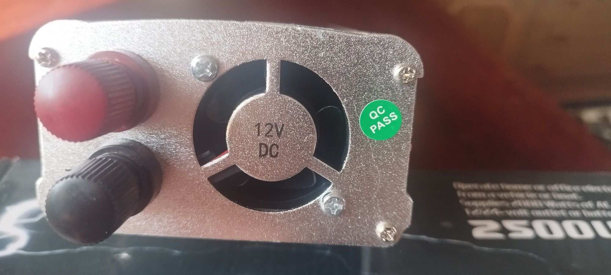 Продам преобразователь-инвертор  2500W с чистой синусоидой .12в-220в