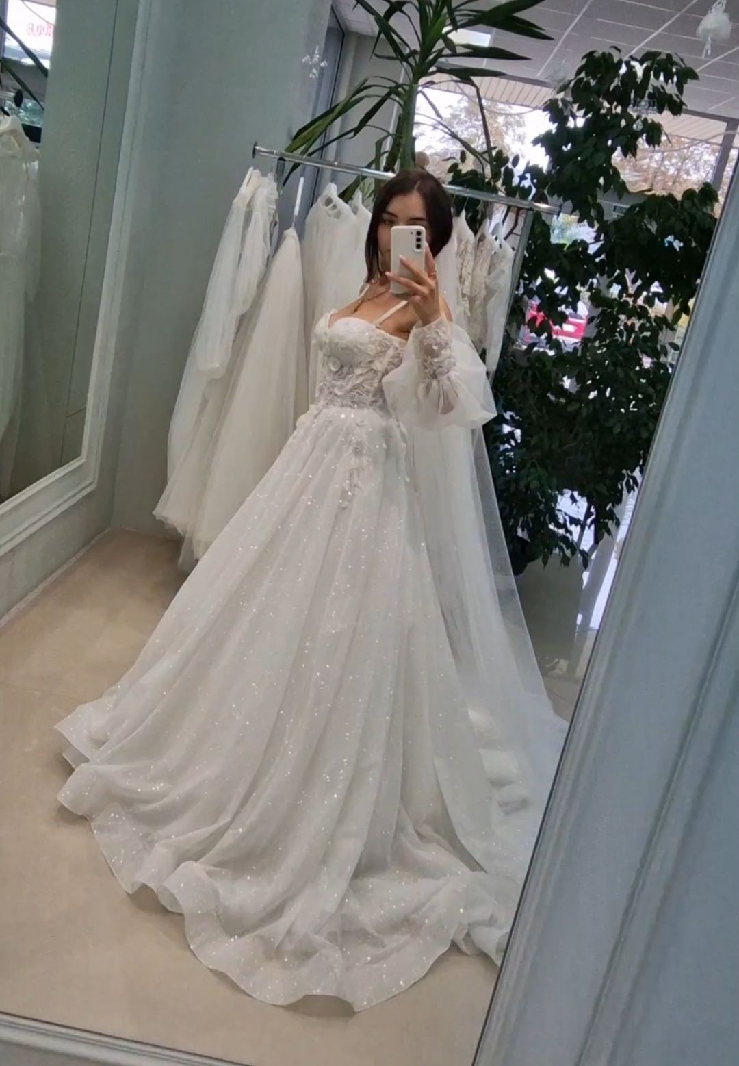 Неймовірна весільна сукня Kira Nova