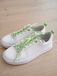 Damskie białe buty marki Jenny Fairy rozmiar 36