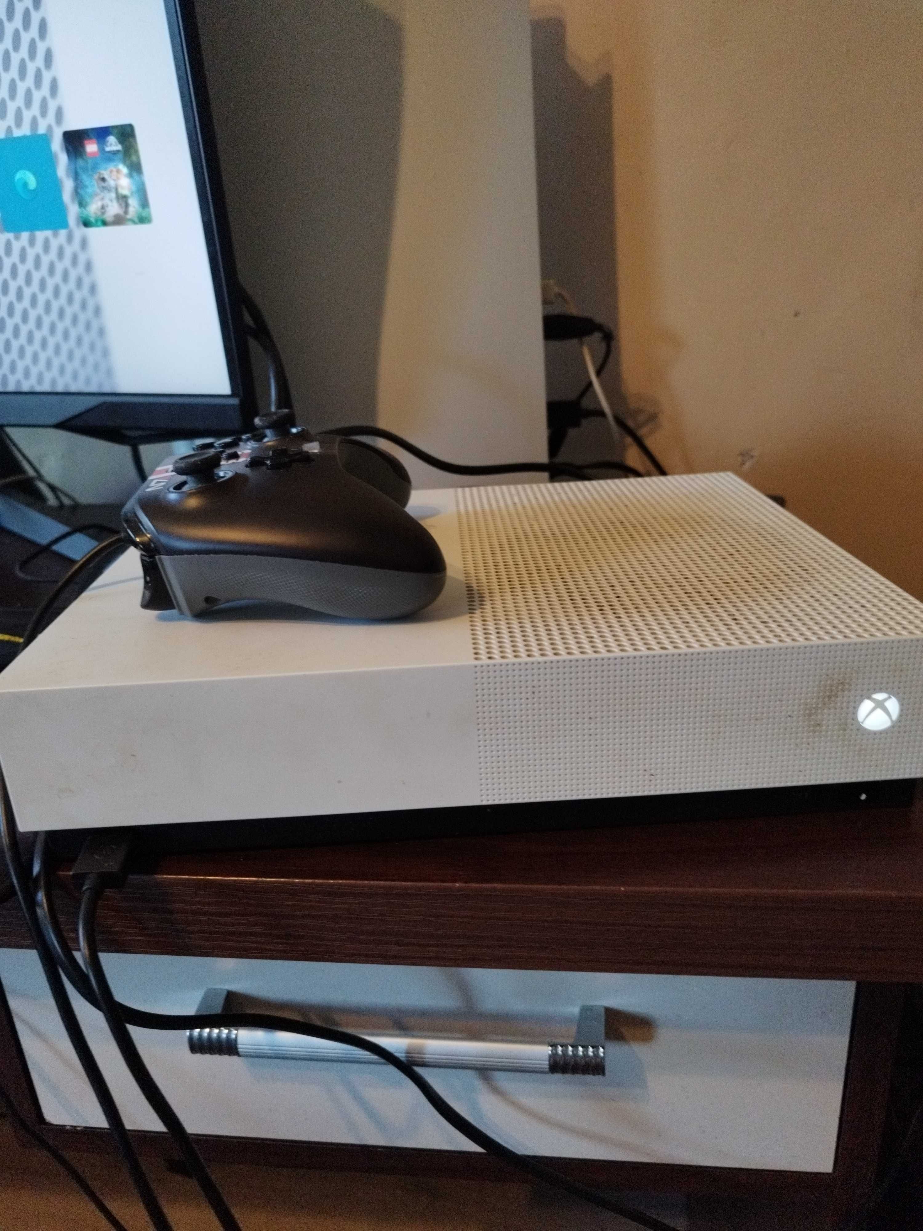 Xbox one s z grami