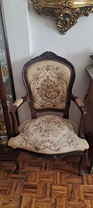 Canapé com duas cadeiras tipo francês