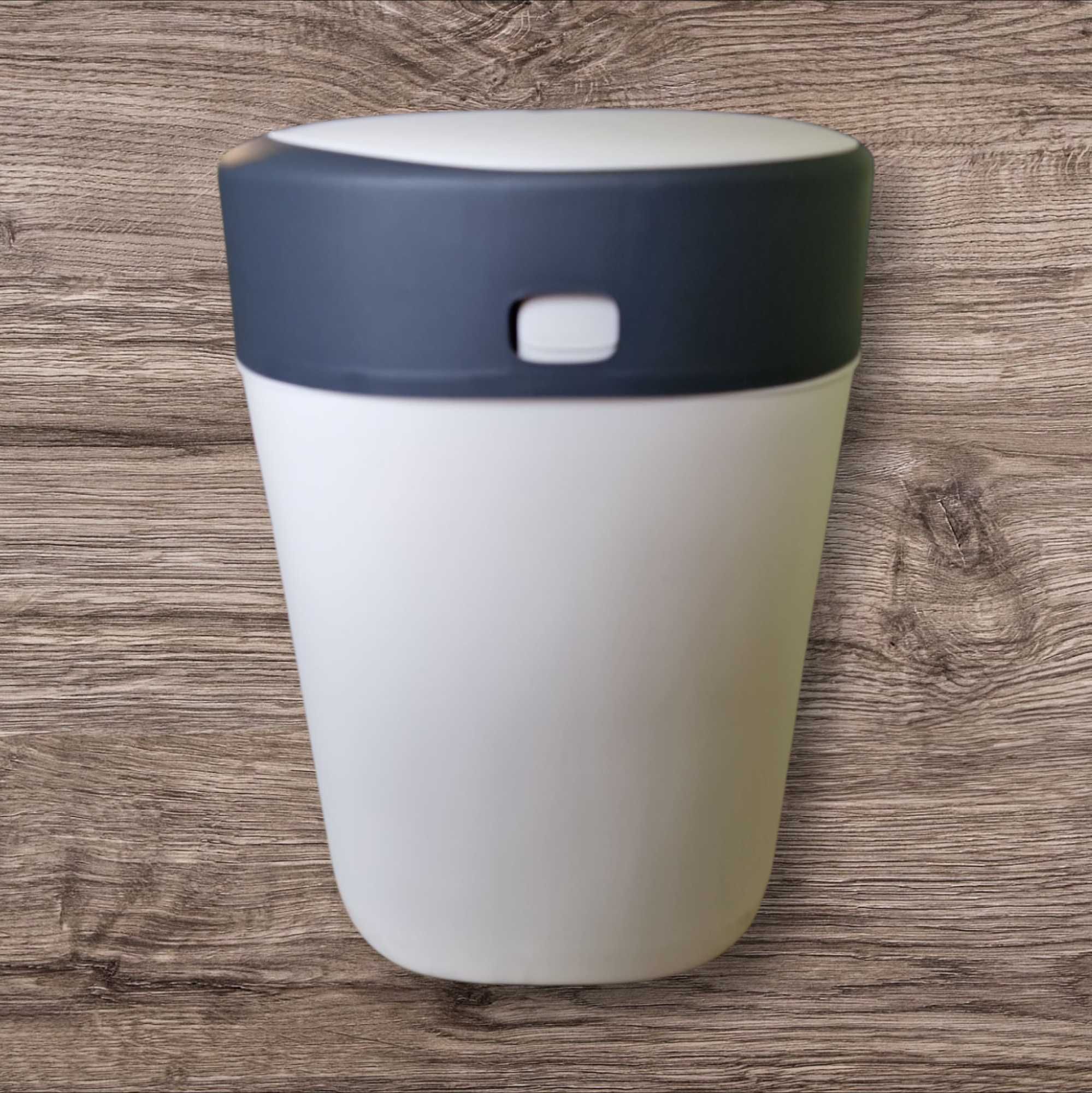 Kosz na pieluchy Tommee Tippee Twist & Click biały