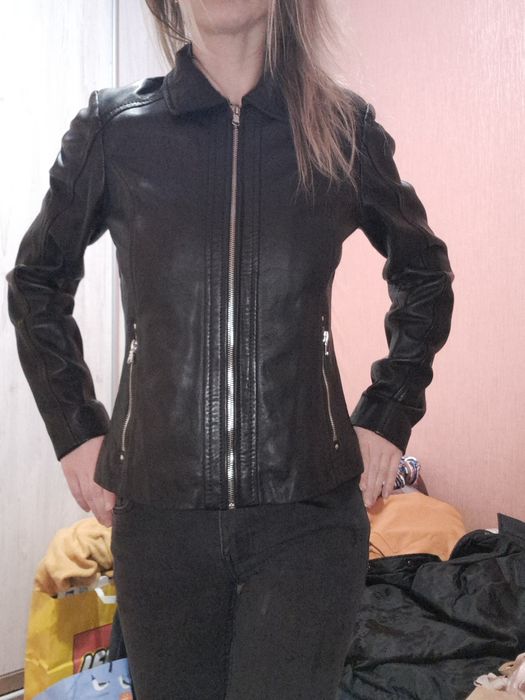 Жіноча шкіряна кожаная демісезонна курточка косуха 36 S розмір