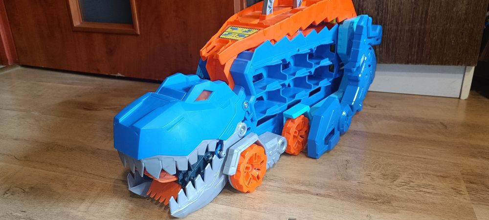 HOT WHEELS T-REX Mega Transporter