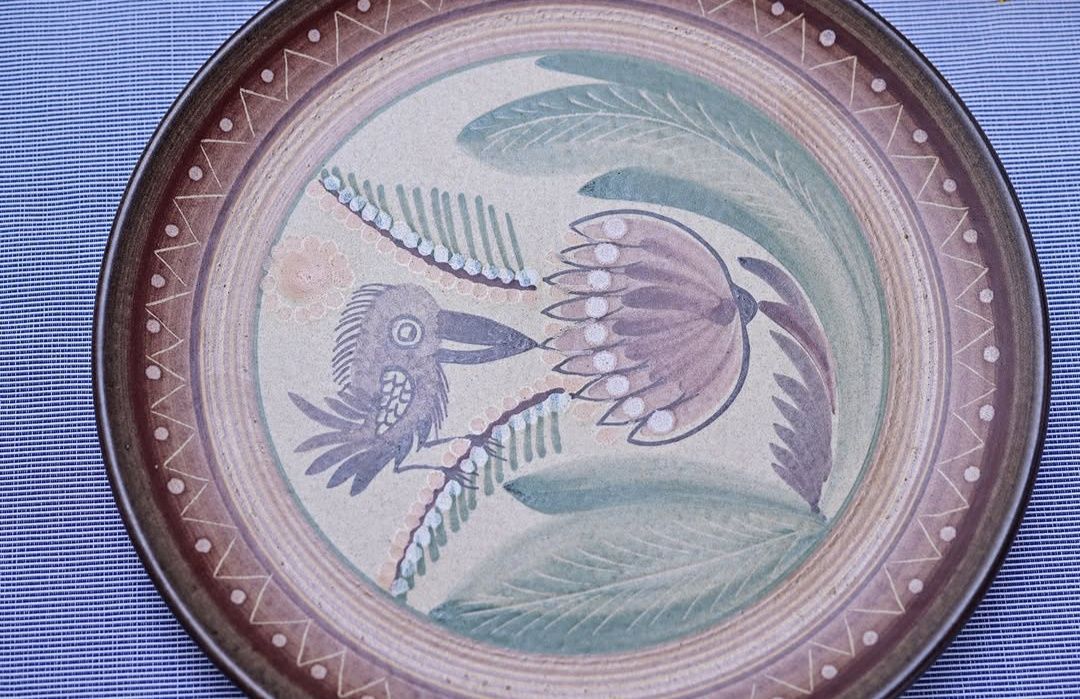 Piękny, ręcznie malowany talerz dekoracyjny ceramiczny KMK