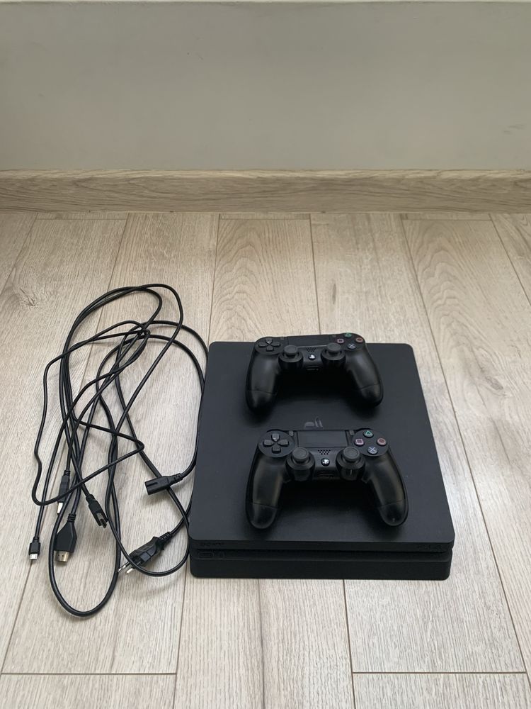 Playstatiaon 4 slim 1tb, Ідеальний стан, повний комплект.