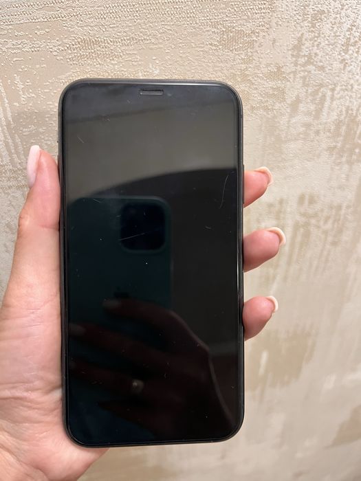 Продам 11 айфон 64