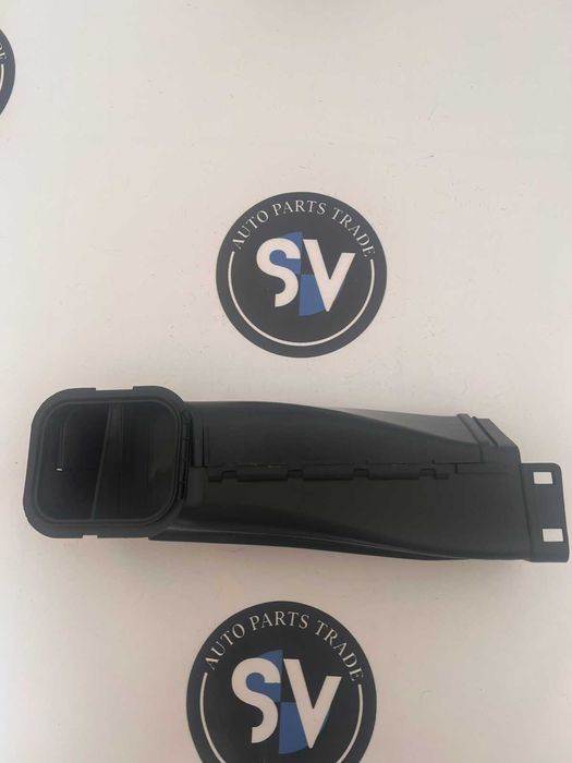Повітропровід впускний патрубок BMW 5 G30 G31 13717643299