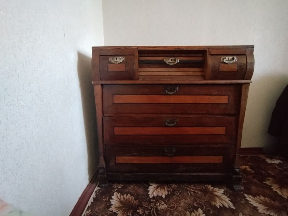 Винтажный комод в хорошем состоянии.