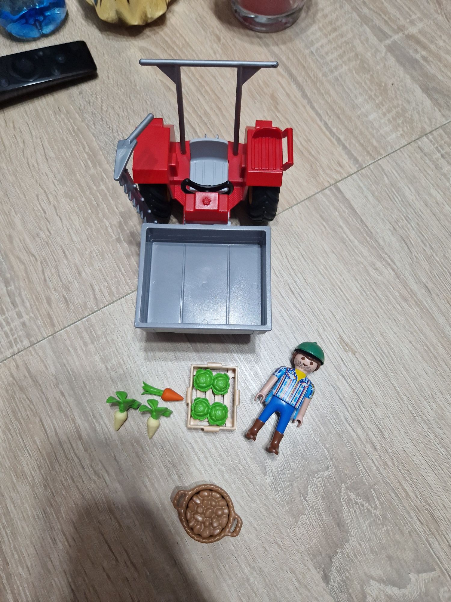 Playmobil ciągnik 70495