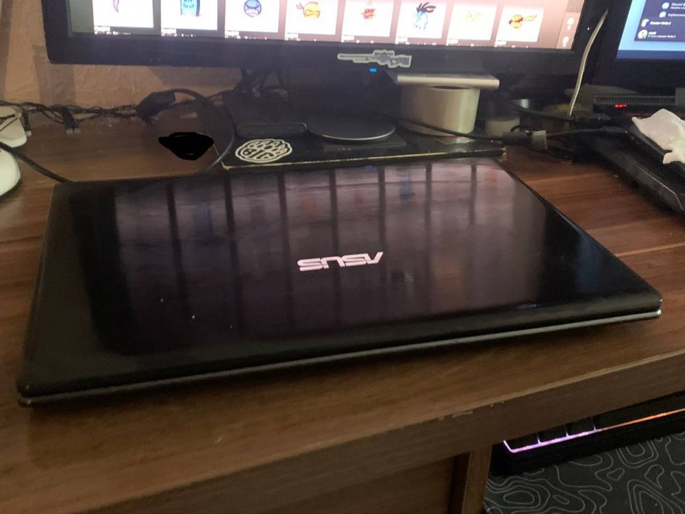 Продам ноутбук asus x55v на i-3.Срочно!